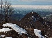 Salita alla cima (1227 m.) e all'anticima sud (1192 m.) del MONTE PODONA (1227 m.) ancora con neve la mattina di Pasqua - FOTOGALLERY